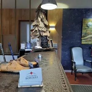 https://le-clos-du-bois-joli.hotels-rhonealpes.com