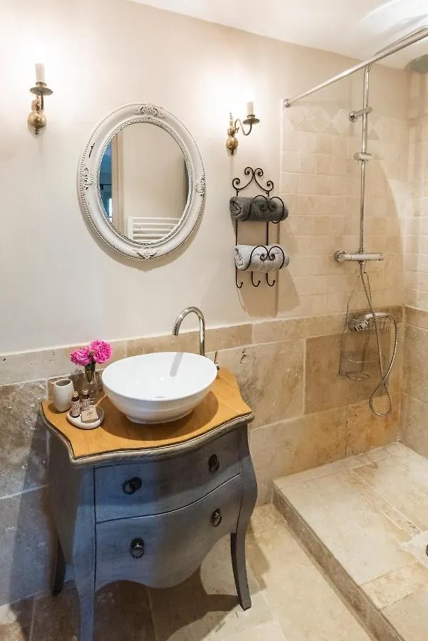 Le Mas Silvestre Saint-Saturnin-les-Apt Guest house