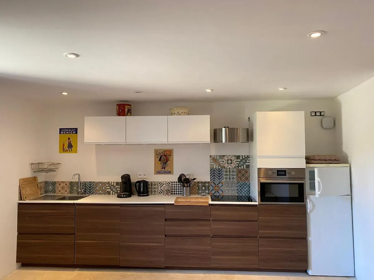 Le Mas Silvestre Saint-Saturnin-les-Apt Guest house